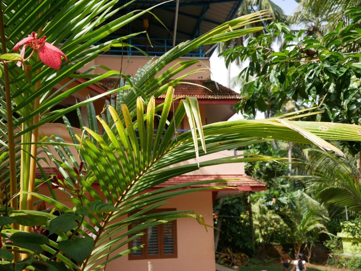 Padmini House Apartamento Kovalam Exterior foto